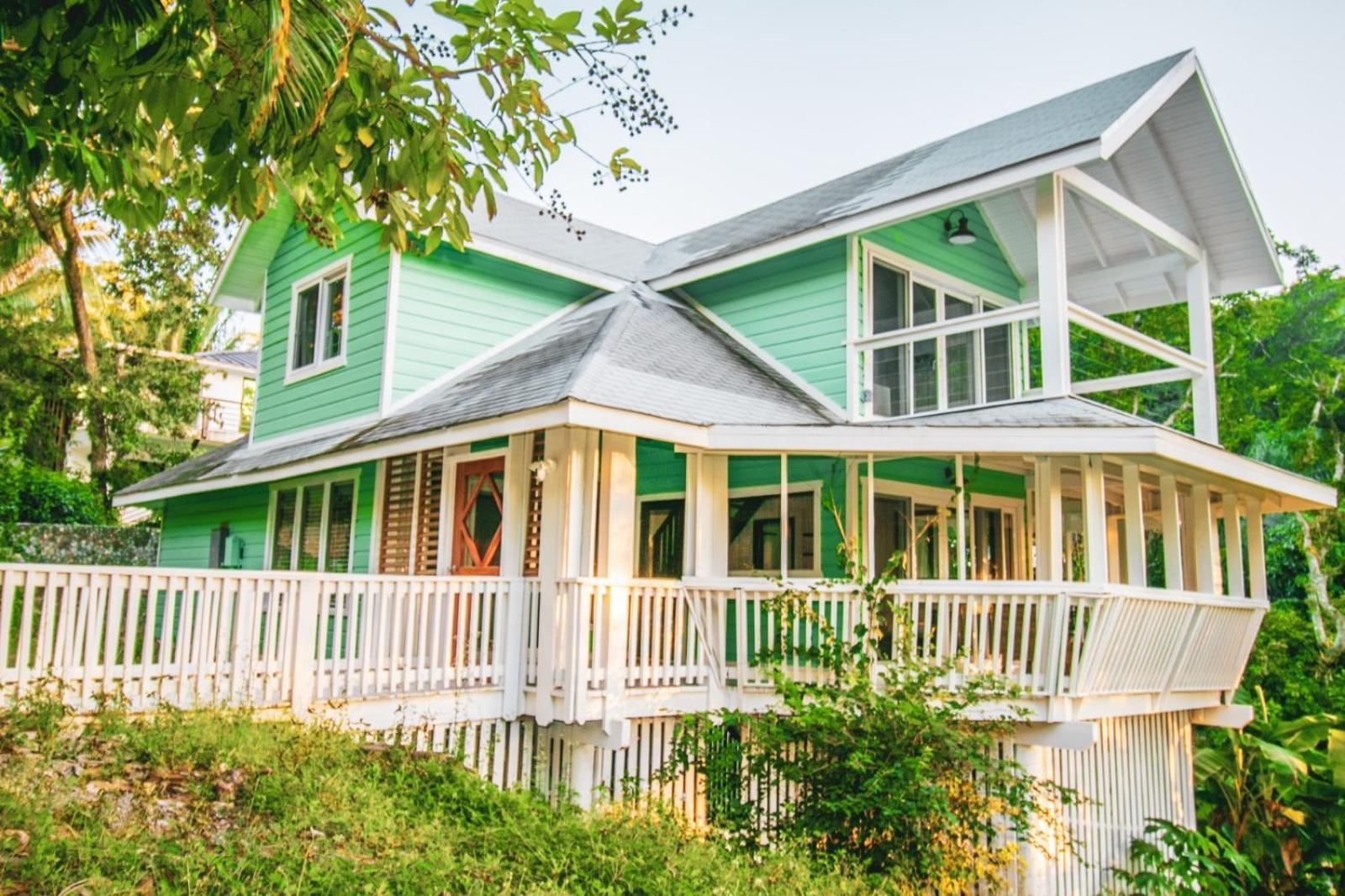 Luna Beach Luxury Boutique Beach Front Resort Jobs Bight Exterior photo